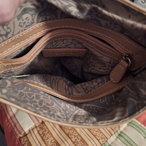 Tignanello Tan Leather Crossbody Bag Magnetic Closure Outside Zip Pocket. - Picture 5 of 6